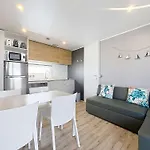 Mobil-home Grand Confort: 2 Ch, Piscine, A 200m, Parking, Wifi - Fr-1-361a-96 *
