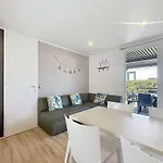 Mobil-home Grand Confort: 2 Ch, Piscine, A 200m, Parking, Wifi - Fr-1-361a-96 ז'ולוביל-לה-פאן