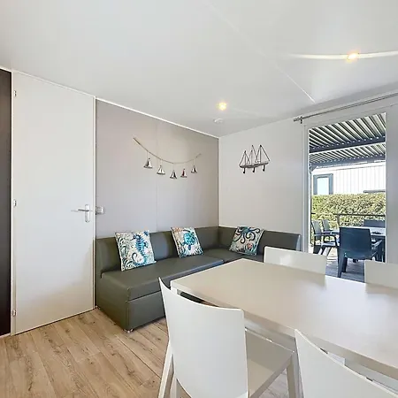 Mobil-home Grand Confort: 2 Ch, Piscine, A 200m, Parking, Wifi Jullouville-les-Pins